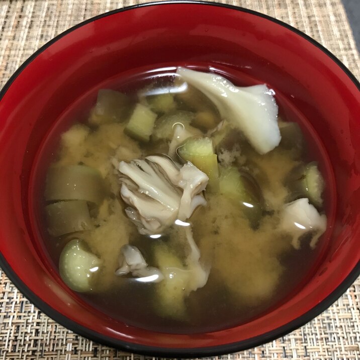 ナスと舞茸のお味噌汁